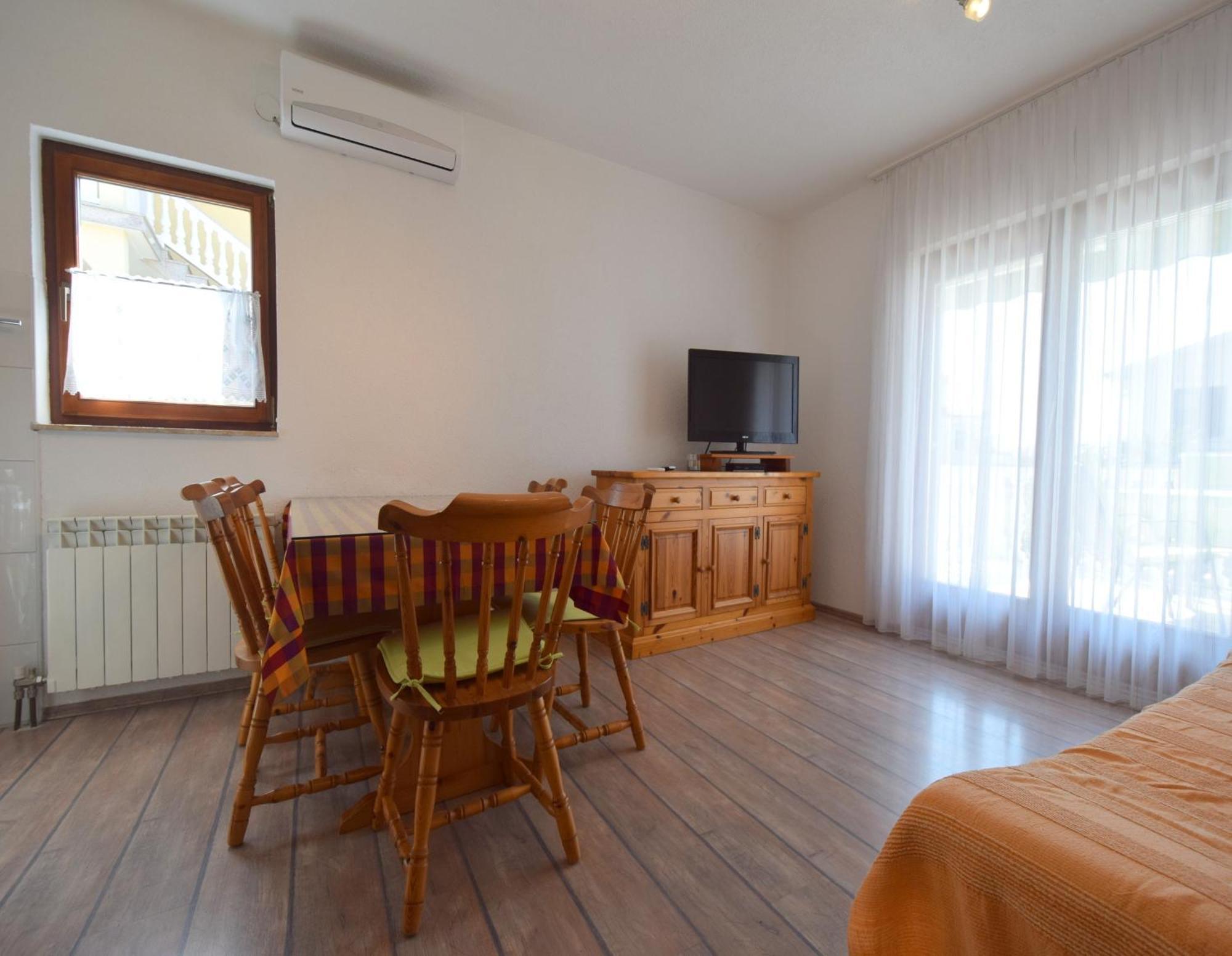 Apartment Martin Malinska Extérieur photo