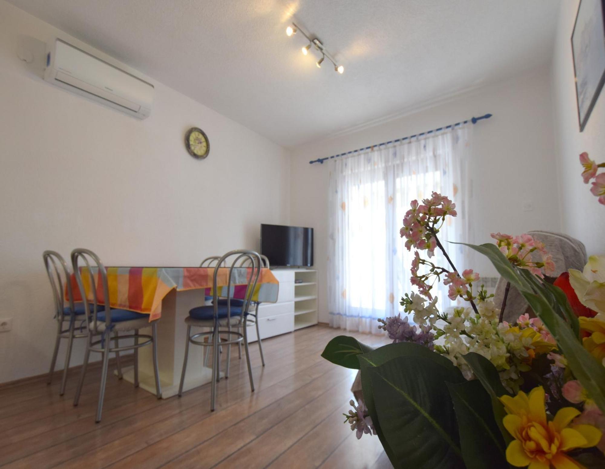 Apartment Martin Malinska Extérieur photo